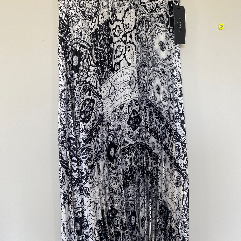 Haver London Pleated Skirt. Size XS. Brand New. NWT